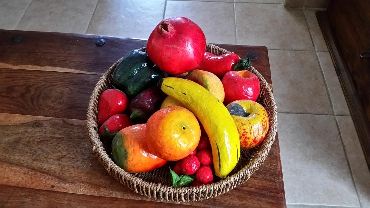 bowl of fruits